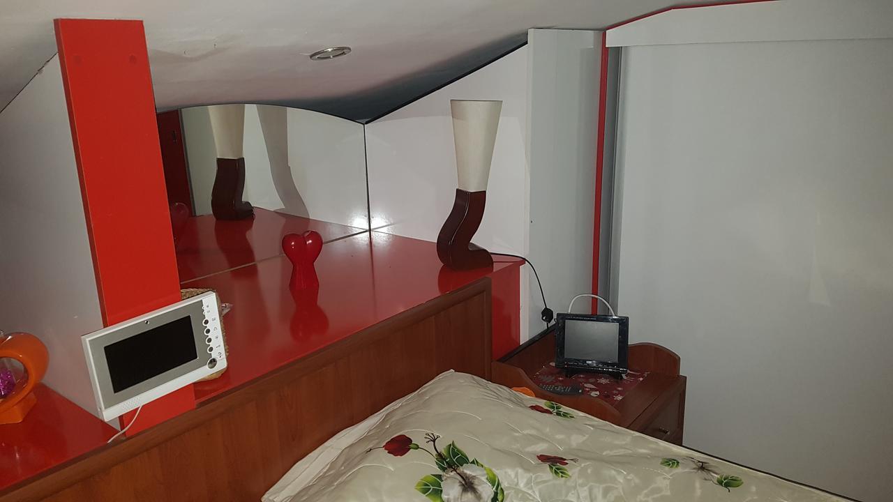 Батуми, 5 Комнатная Εξωτερικό φωτογραφία