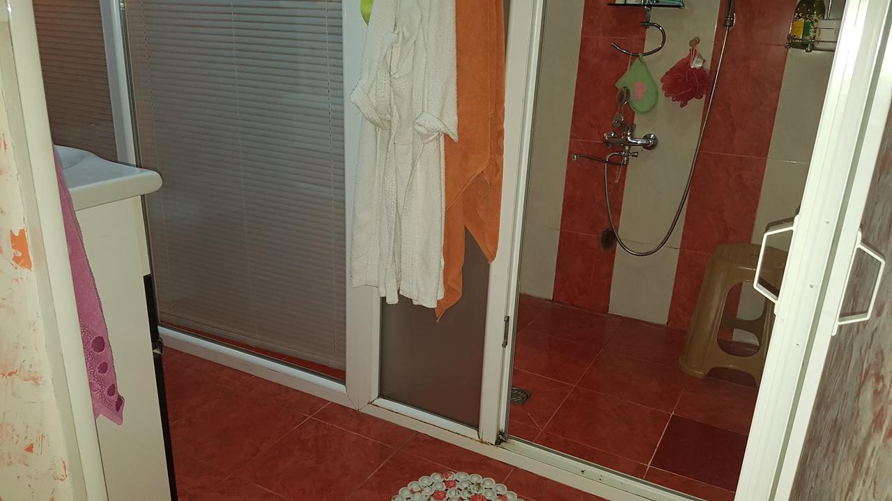 Батуми, 5 Комнатная Εξωτερικό φωτογραφία